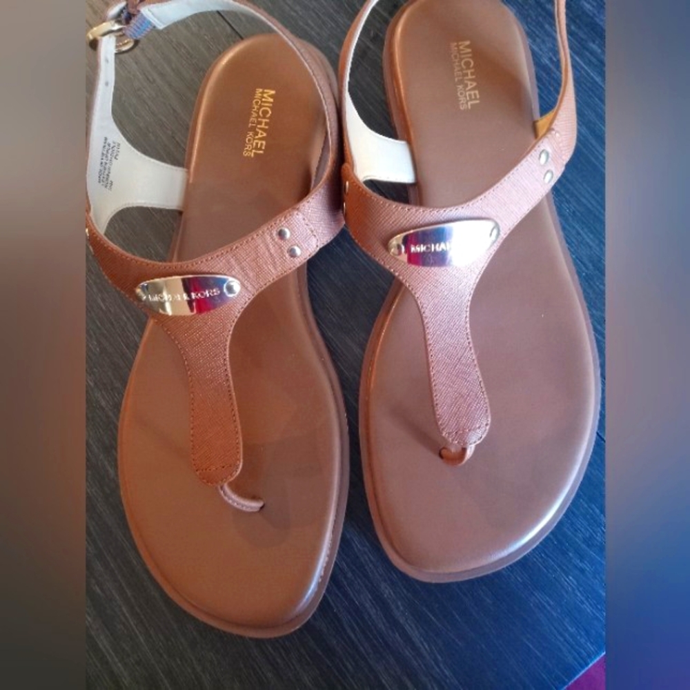 Michael Kors plate sandals size 10